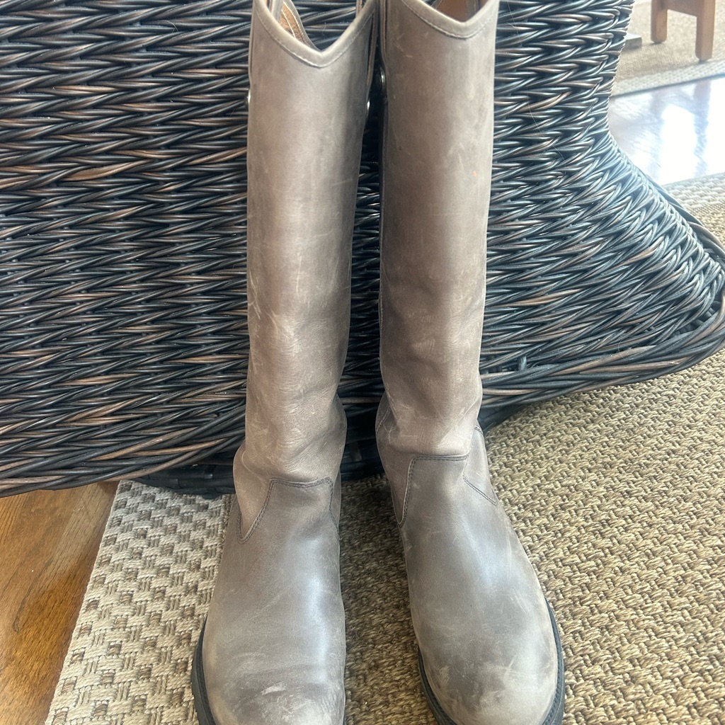 Womens Frye Boots Worn Fewer Than 10 Times Womens Frye Boots Worn Fewer Than 10 Times